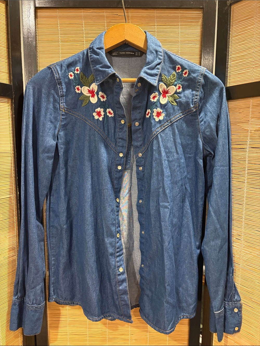 Zara Denim Button-Down Shirt with Floral Embroidery - Blue